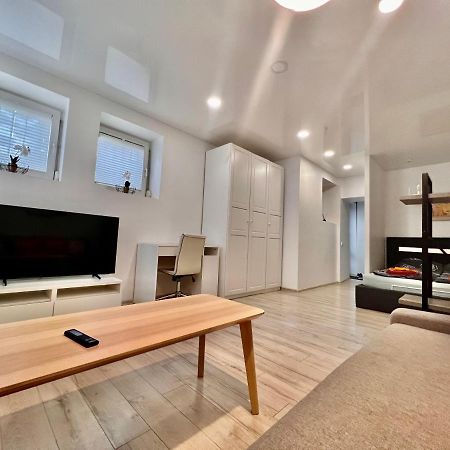 Kepezinski Centre Apartments Каунас Екстер'єр фото