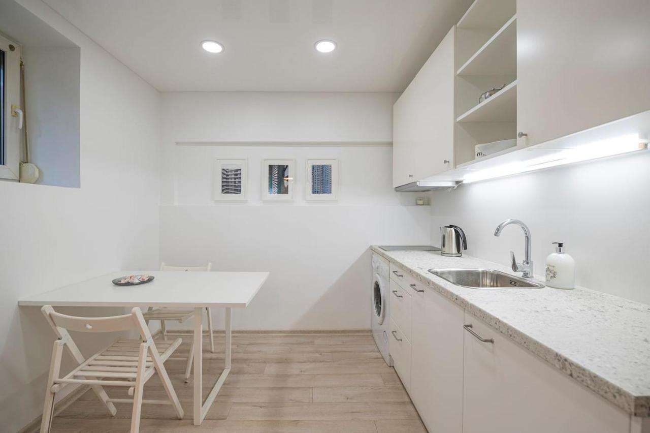 Kepezinski Centre Apartments Каунас Екстер'єр фото