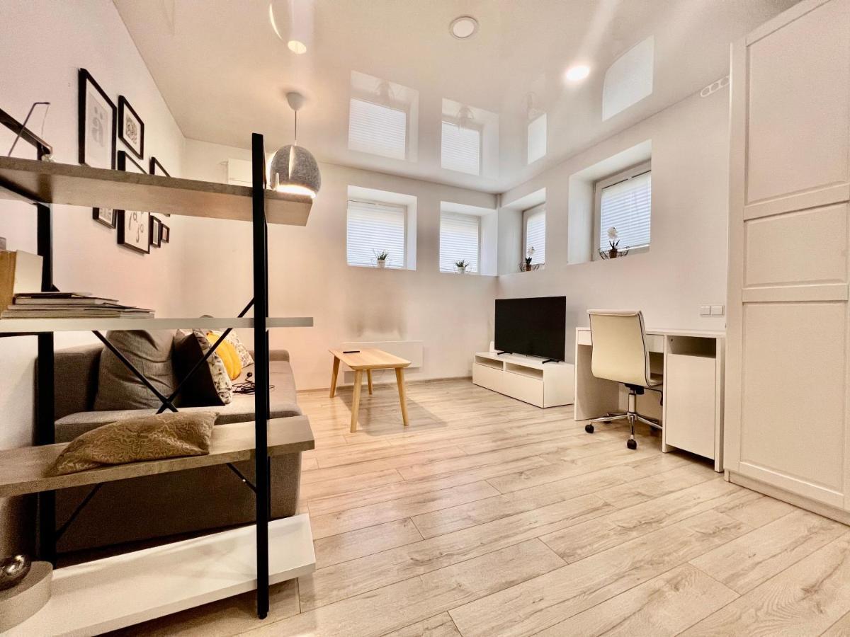 Kepezinski Centre Apartments Каунас Екстер'єр фото